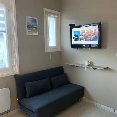 Apartman 300m De La *